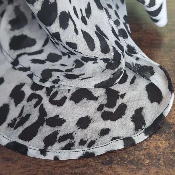 Calvin Klein Women's Ivory Ombré Animal Print V-Neck Long Sleeve Blouse NWT 2X - Picture 7 of 10